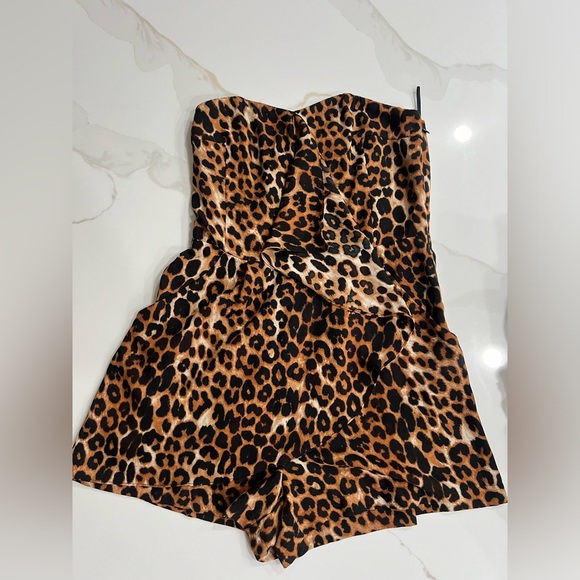 Strapless ruffled leopard print romper - Picture 1 of 6
